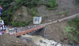 Jembatan sementara Sungai Demaisi, Distrik Minyambouw, Kabupaten Pegunungan Arfak