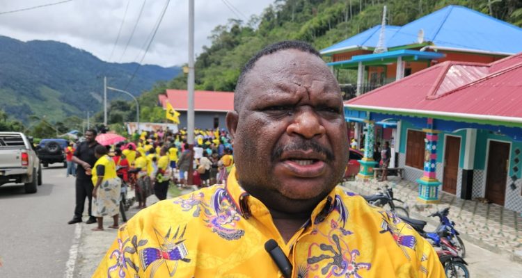 Ketua DPR Papua Barat Orgenes Wonggor