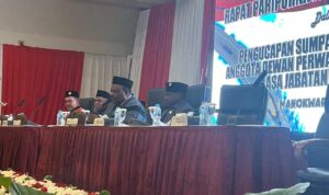 Ketua dan Wakil Ketua Sementara DPR Papua Barat
