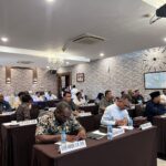 Rapat internal DPR Papua Barat terkait upaya revisi Pergub 43 Tahun 2020 (2)