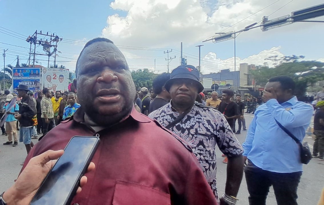 Ketua DPR Papua Barat Orgenes Wonggor